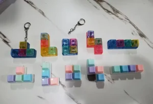 Tetris touches lumineuses appuyant sur les jouets de décompression du bout des doigts en gros (2)